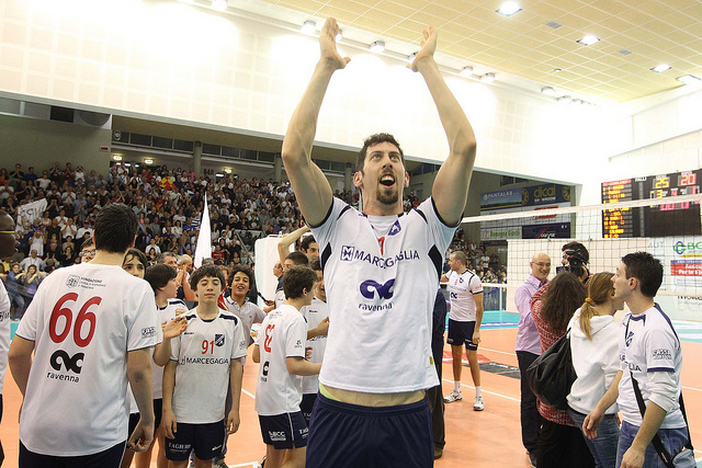 Luca Sirri festeggia la promozione della Robur