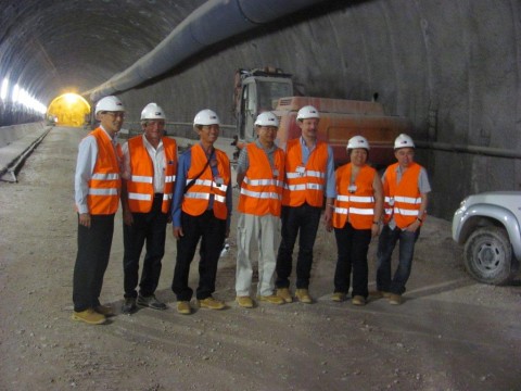 la delegazione in visita al Quadrilatero
