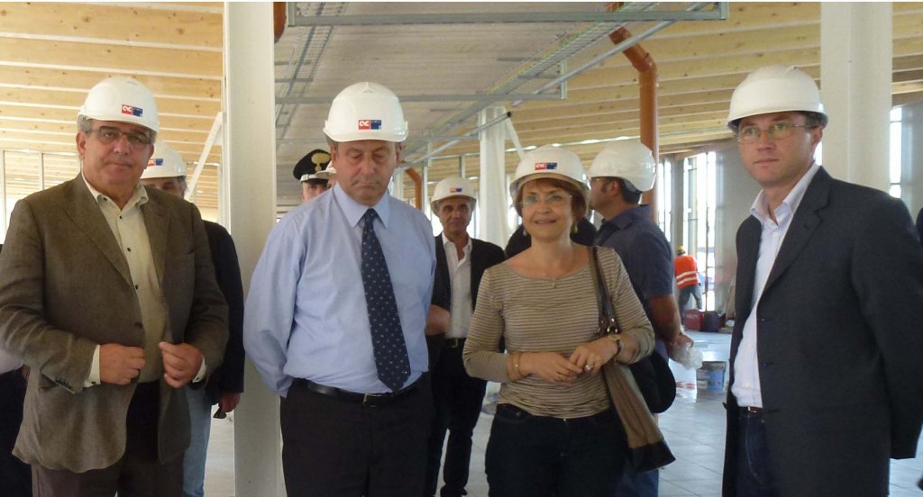 Il ministro Profumo in visita al cantiere della scuola di Finale Emilia